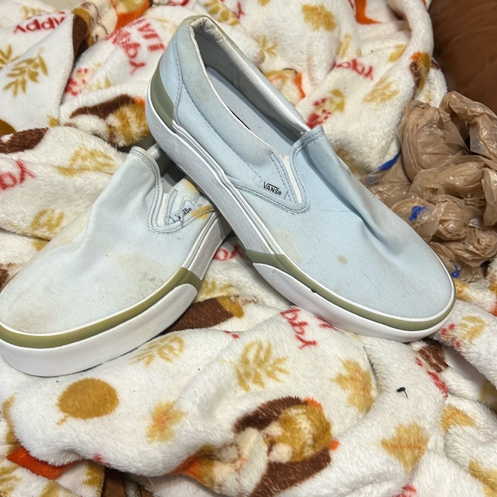 AUTHENTIC WOMEN VANS SLIP ON SHOE